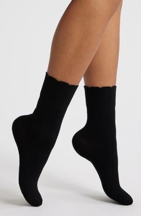 Hue Tulip Border Quarter Socks in Black at Nordstrom