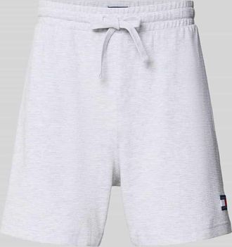 Tommy Jeans Regular Fit Sweatshorts aus Baumwoll-Mix in Hellgrau Melange, Gr&ouml;&szlig;e XXL