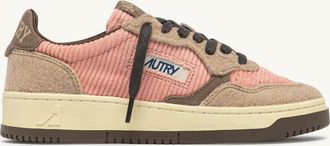 Autry MEDALIST LOW SNEAKERS IN PINK DOLPHIN, CHOCOLATE CHIP AND FEATHER GRAY VELVET