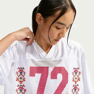 Nike Womens Nike Sportswear Oversized Short-Sleeve Graphic Jersey in White | IW1062-100