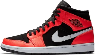 Nike Jordan Mens Air Jordan 1 Mid Shoes in Black | 554724-061