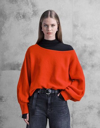 WeWoreWhat Maglione in lana con scollo a barchetta super morbido rosso