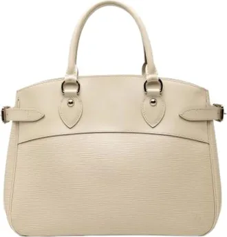 Louis Vuitton Pre-owned Handbags, female, White, Size: ONE SIZE Pre-owned The Passy PM