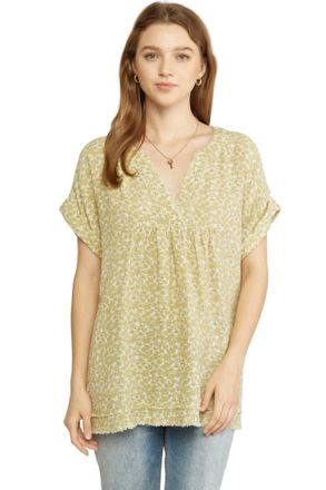 Entro Floral Frayed Gauze Pocket Top In Kiwi