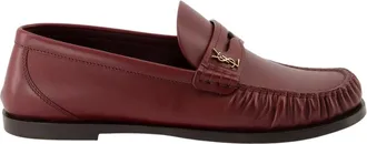 Saint Laurent Schoenen, Dames, Rood, 40 EU, Leer, Bordeaux Leren Mocassins Herfst-Winter 2025
