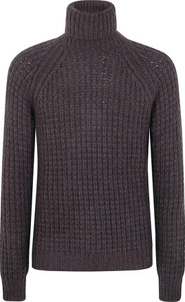 Nuur Military Stitch Turtle Neck Sweater