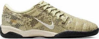 Nike Womens Total 90 Se Shoes In Olive Aura