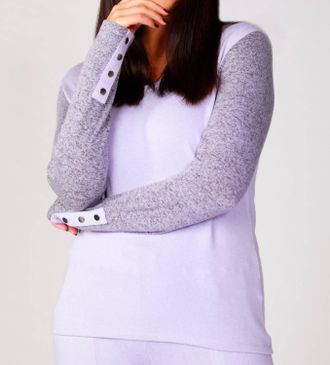 French Kyss Snap Sleeve V-Neck Pullover In Black/lilac