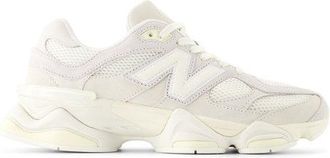 New Balance Unisex 9060 in Beige/Bianca, Pelle Scamosciata/Rete, Taglia 37.5
