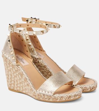 Valentino Garavani Sandali Rockstud Double 105 in pelle con zeppa
