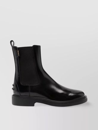 ショートブーツ・ブーティ TOD'S Woman Flat ankle boots Black XXW08D0EA10AKT B999 TOD'S TODS トッズ ショートブーツ XXW08D0EA10AKT レディース