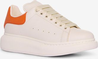 Alexander McQueen Niedrige Glattleder-Sneakers mit genarbtem Leder Oversized