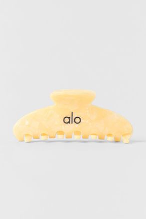 Alo | 90s Claw Clip in Candlelight Yellow Shell