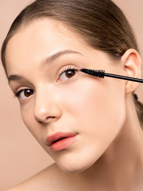 lash serums, 5 lash serums that really work, according to reviewers, what do lash serums do, do lash serums really work, how to make your eyelashes longer, lash serums for eyelash growth, eyelash serum benefits, cheap eyelash serums, best eyelash serums, what are the best eyelash serums
