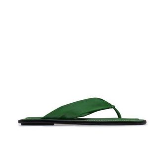 Bernardo Salt Thong Sandal in Kelly Green at Nordstrom, Size 7.5