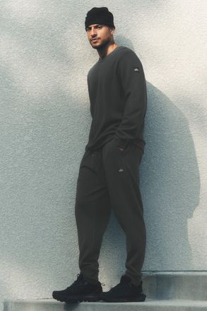 Alo | Waffle Lounge Jogger Pants in Anthracite, Size: Medium