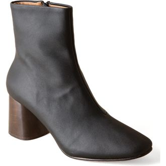 Huma Blanco Harlow Boot in Coal at Nordstrom, Size 35