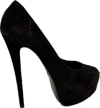 Giuseppe Zanotti Round-Toe Platform Pumps in Black Suede