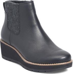 COMFORTIVA Ferna Wedge Chelsea Boot in Black at Nordstrom Rack, Size 6.5