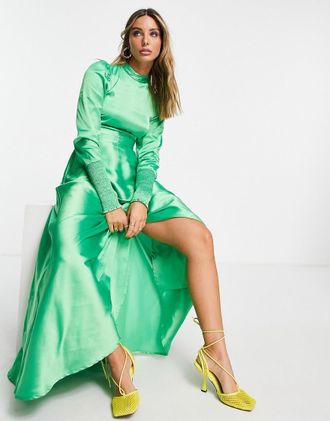 Asos Langärmliges Maxi-Teekleid aus Satin mit geraffter Taille und gerafften Manschetten in Smaragdgrün