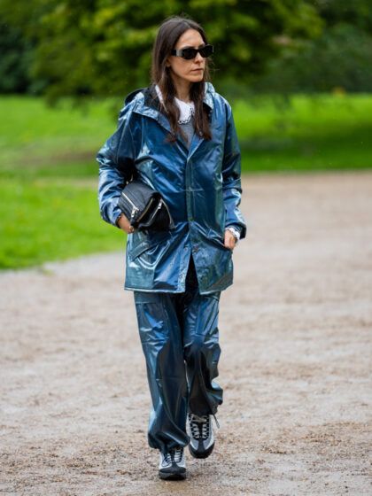 How to wear a raincoat as a grown-up