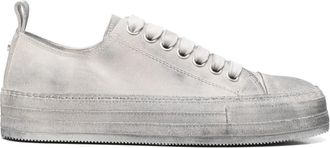 Ann Demeulemeester Sneakers con effetto vissuto - Grigio