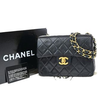 Chanel Vintage Square Classic Flap Quilted Lambskin Black Leather Handbag (Pre-Owned)