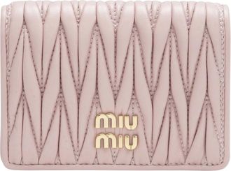 Miu Miu Kleine Matelass&eacute; Nappa Leren Portemonnee - Dames - Portefeuilles - Roze - ONE Size - Leer - Accessoires