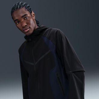 Nike Mens Tech Dri-FIT Woven Color-Block Windrunner Loose Jacket in Black | IH8461-010