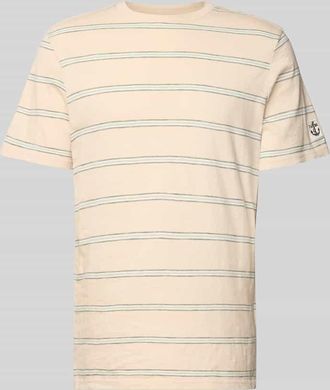 Guess T-Shirt mit Rundhalsausschnitt und Label-Patch in Beige, Gr&ouml;&szlig;e XXL