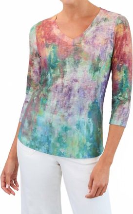 FDJ Three-Quarter Sleeve V-Neck Top In Green Multi