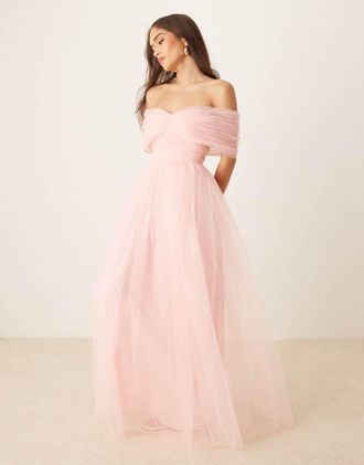 Lace & Beads Vestito lungo rosa tenue con fiocco e spalle scoperte in tulle