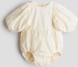 H&M Broderie Anglaise Romper Suit in Cream at Nordstrom, Size Newborn