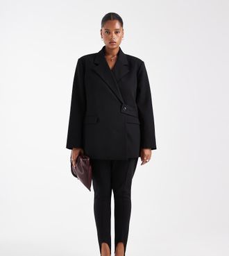 Asos Curve - Blazer taglio comodo nero con cintura
