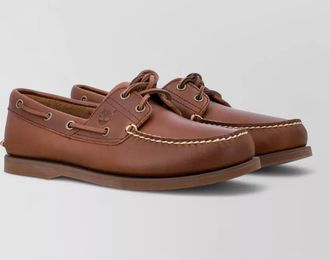 Timberland boat shoes two eyelets round toe stitching