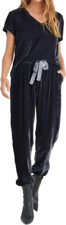 Bella Dahl Pleat Front Jogger In Dark Water