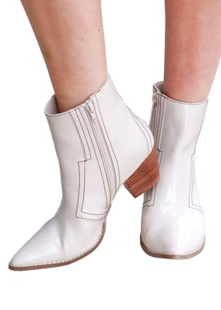 Matisse Footwear Liza Ankle Bootie Boots In Ivory