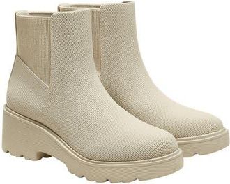 Vivaia Round-Toe Chunky Platform Travel Boots in Beige at Nordstrom, Size 9.5