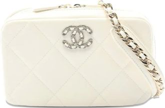 Chanel 2022 Quilted Lambskin Chanel 19 Camera Bag crossbody bag - Wit