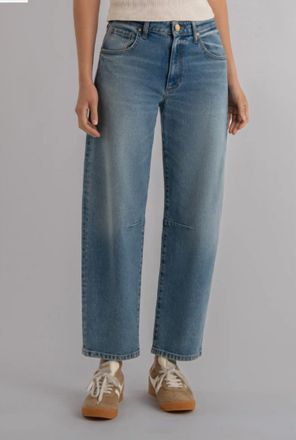 Kut from the Kloth Ashton Barrel Jeans In Adjusted