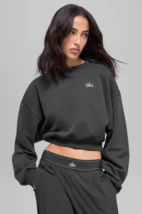 Alo | Cropped Accolade Crewneck Top in Anthracite Grey, Size: Medium