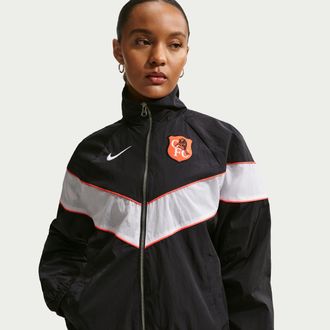 Nike Chelsea FC Windrunner Nike Womens Soccer UV Woven Full-Zip Jacket in Blue | IO1266-426