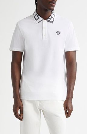 Tシャツ・カットソー VERSACE White piquet polo shirt (10139101A09860 1W000) Versace Logo Piquet Polo Shirt - White - Men