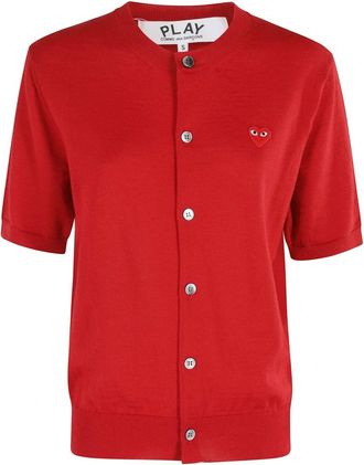 Comme Des Gar&ccedil;ons Round Neck Emblem Cardigan - Dames - Vesten - Rood - M - Truien & Vesten