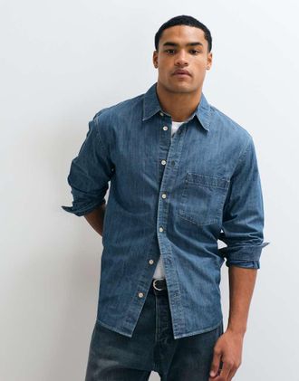 Arket regular fit camicia in denim blu lavaggio medio