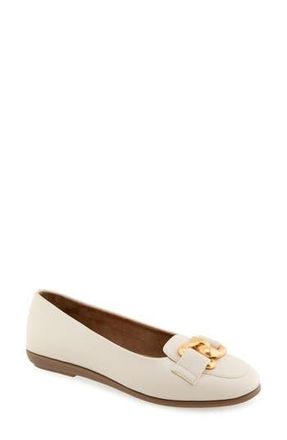 Aerosoles Bell Chain Bit Flat in Eggnog Faux Leather at Nordstrom Rack, Size 8.5
