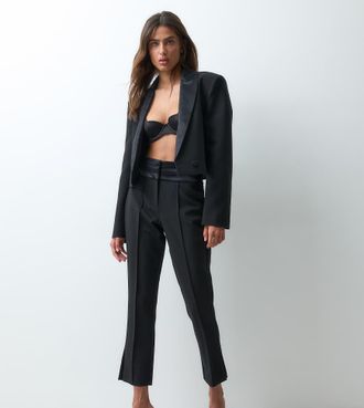 Asos ASOS X THE SOURCED COLLECTION pantaloni skinny da smoking con vita in satin nero