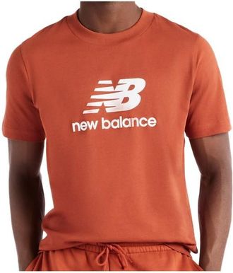 New Balance Sport Essentials Logo T-Shirt T-Shirt f&uuml;r Herren | rot