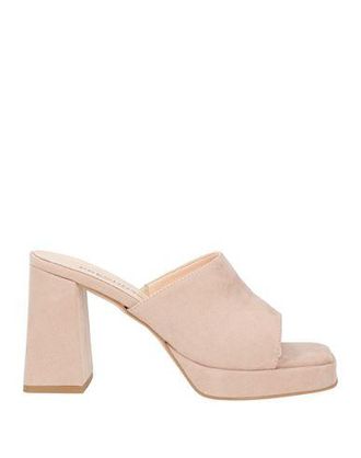 Pregunta FOOTWEAR - Sandals sur YOOX.COM