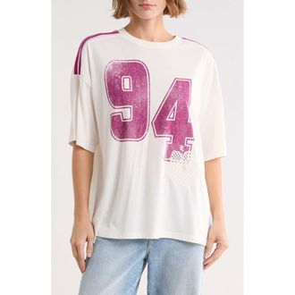 Vinyl Icons 94 Athletic Graphic Tee in Marshmallow at Nordstrom Rack, Size X-Small